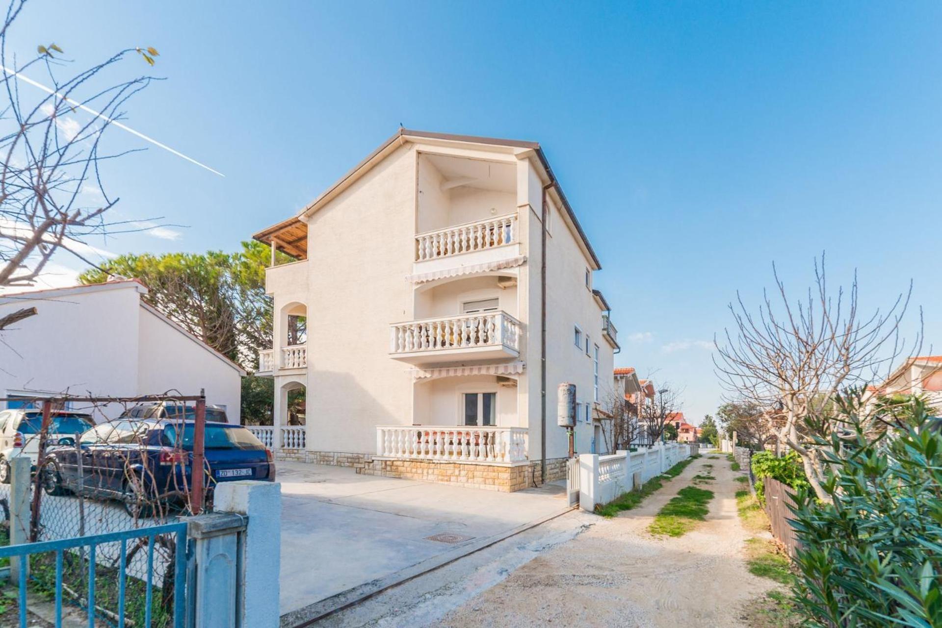 Apartments Ivica - With Parking Nin Buitenkant foto
