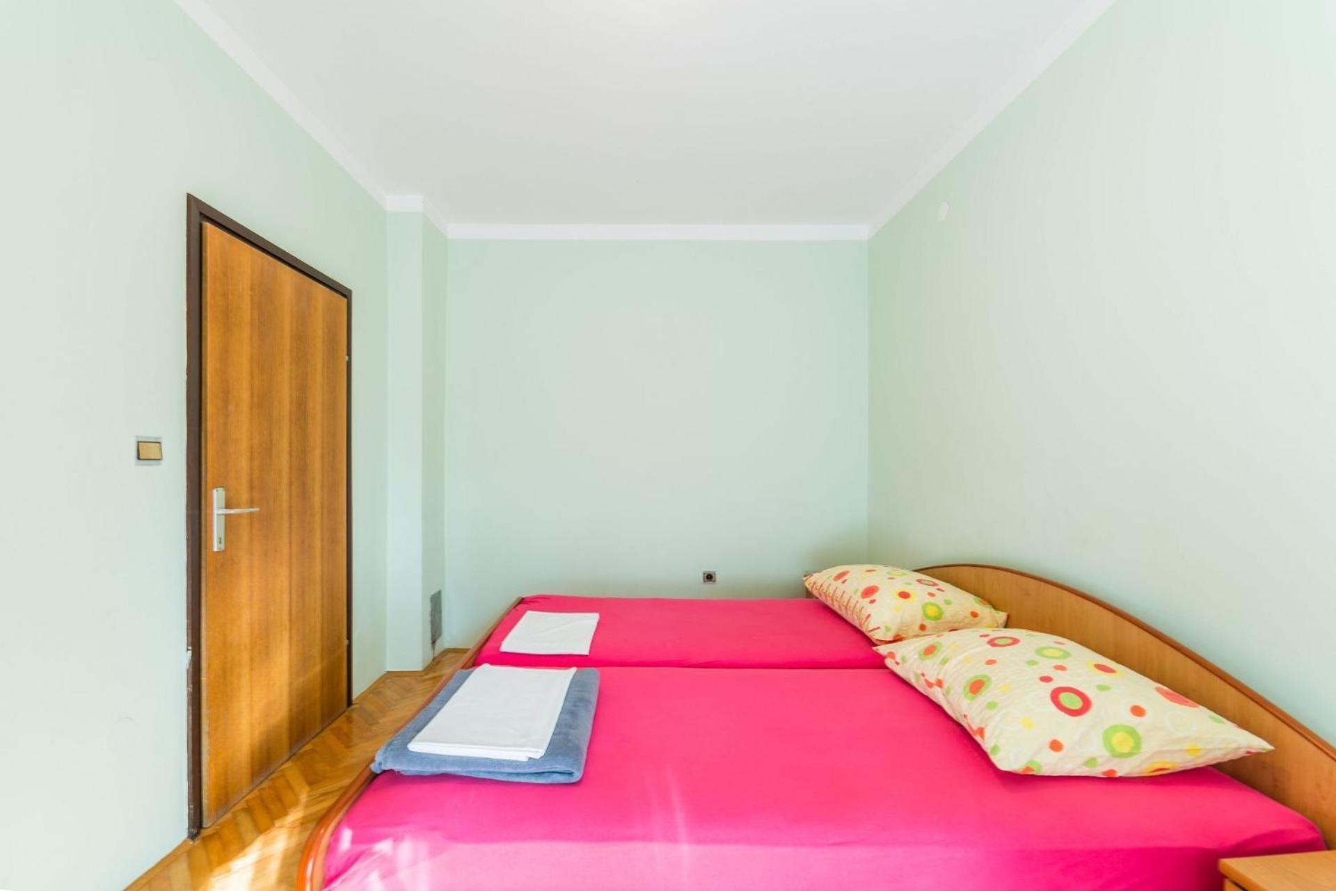Apartments Ivica - With Parking Nin Buitenkant foto