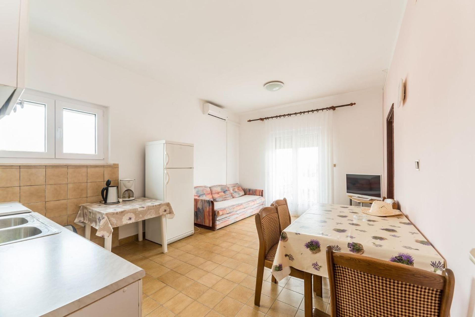 Apartments Ivica - With Parking Nin Buitenkant foto