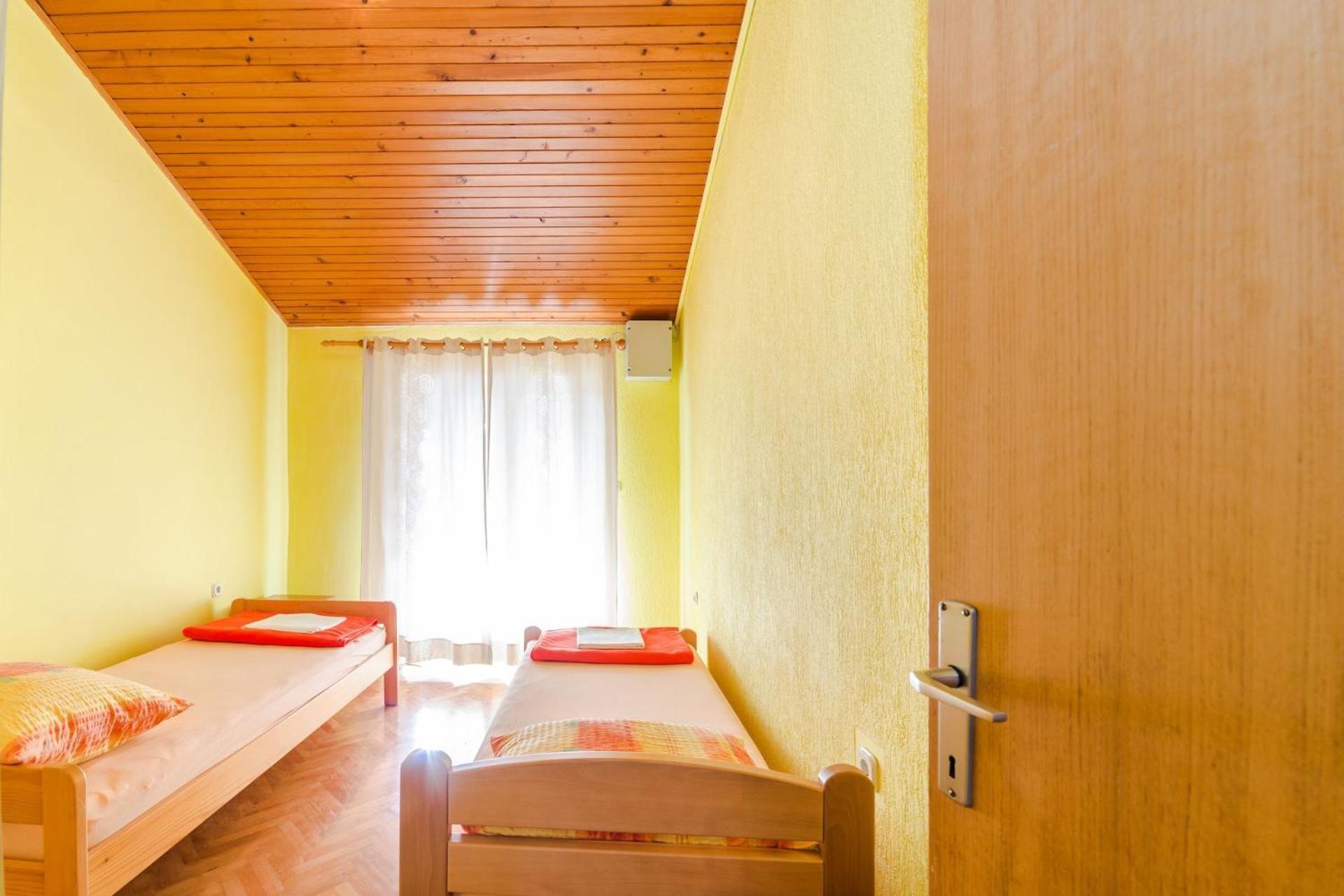 Apartments Ivica - With Parking Nin Buitenkant foto